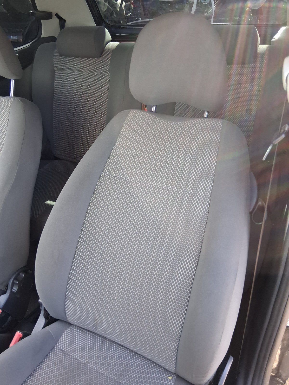 2011 VW VOLKSWAGEN FOX 3 DOOR NSF PASSENGER SIDE FRONT LEFT COMPLETE SEAT FABRIC