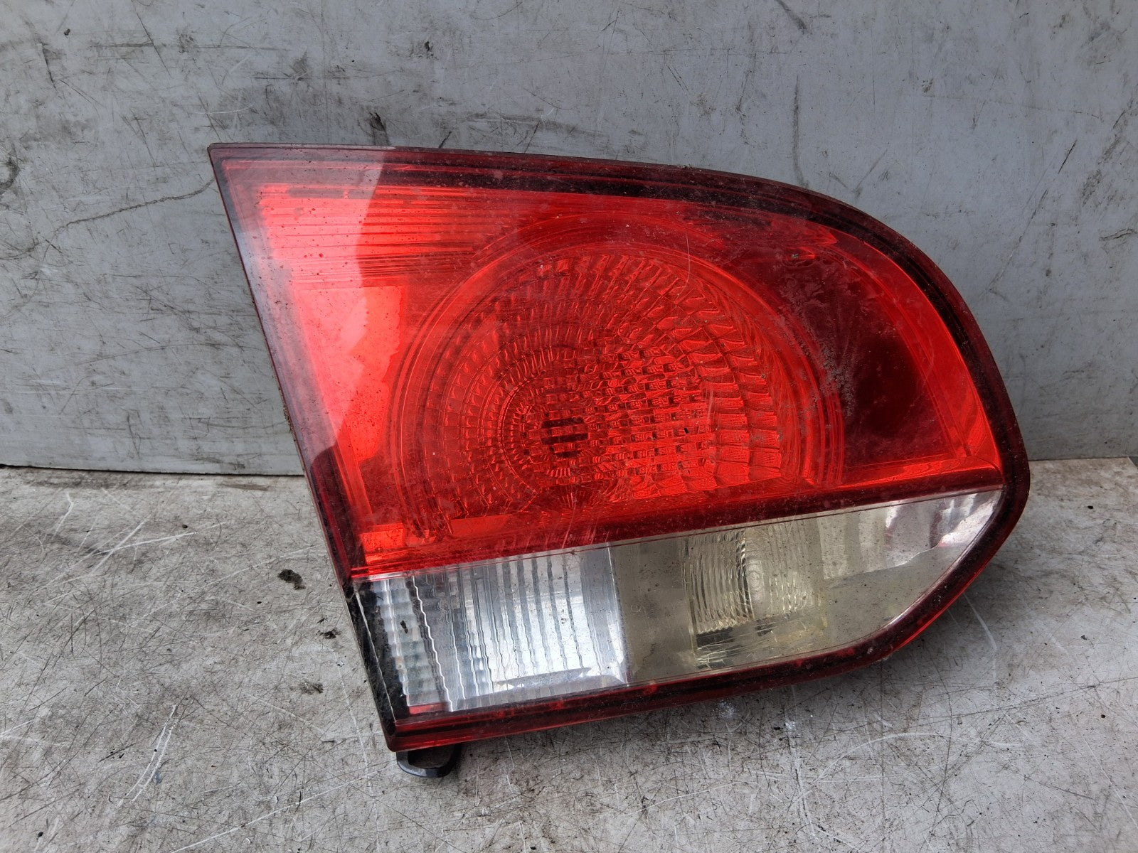 2011 VW VOLKSWAGEN GOLF MK6 NSR PASSENGER SIDE REAR INNER TAIL LIGHT 5K0945093