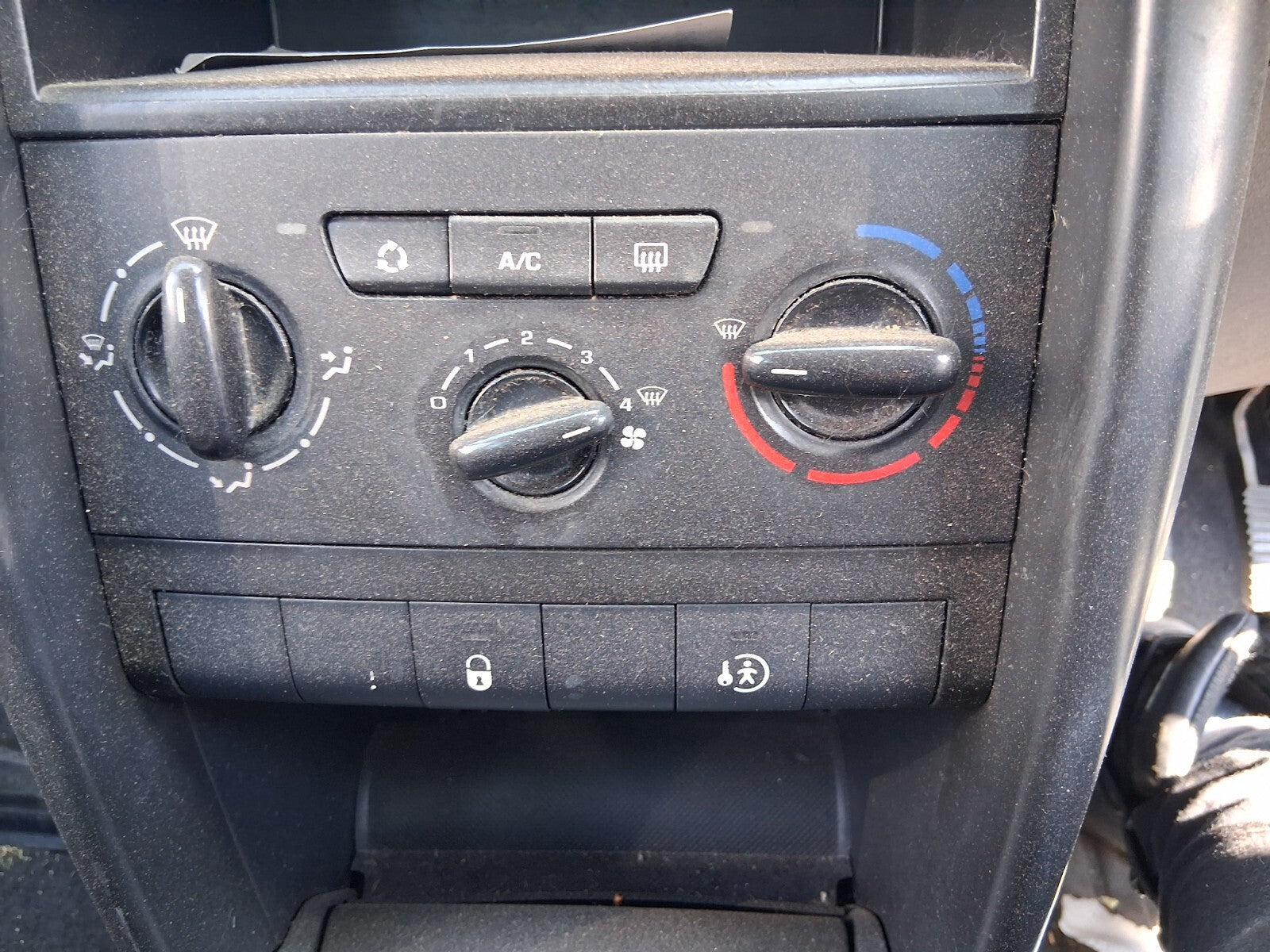 2009 PEUGEOT 207 HEATER AC CLIMATE CONTROL SWITCH PANEL