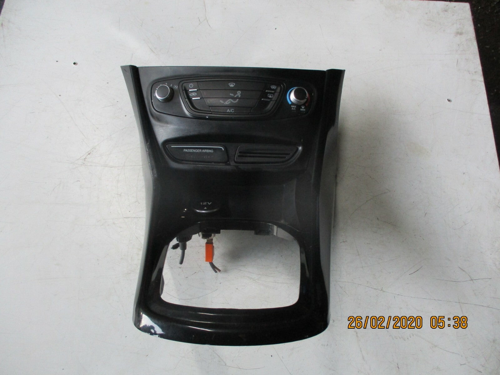 FORD B MAX 2017 HEATER CLIMATE CONTROL SWITCH PANEL SURROUND TRIM AV1T-19980-BL