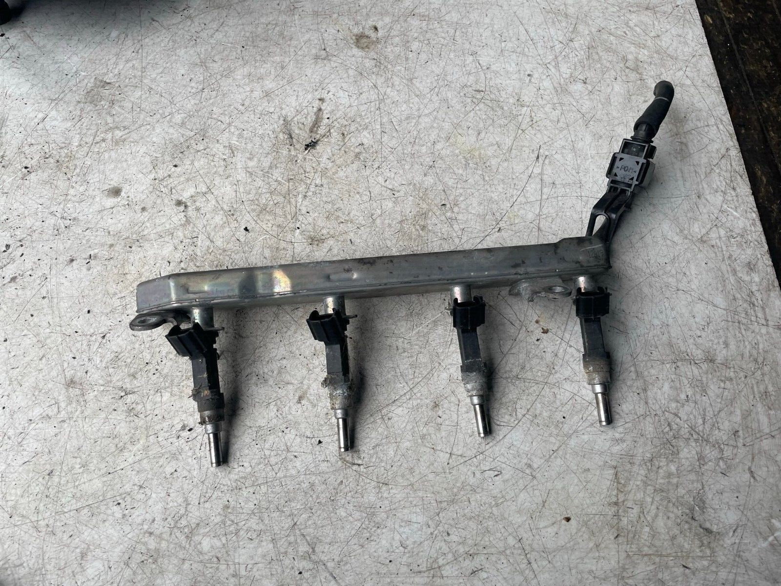 2015 TOYOTA VERSO S 1.3 PETROL FUEL INJECTORS INJECTOR RAIL