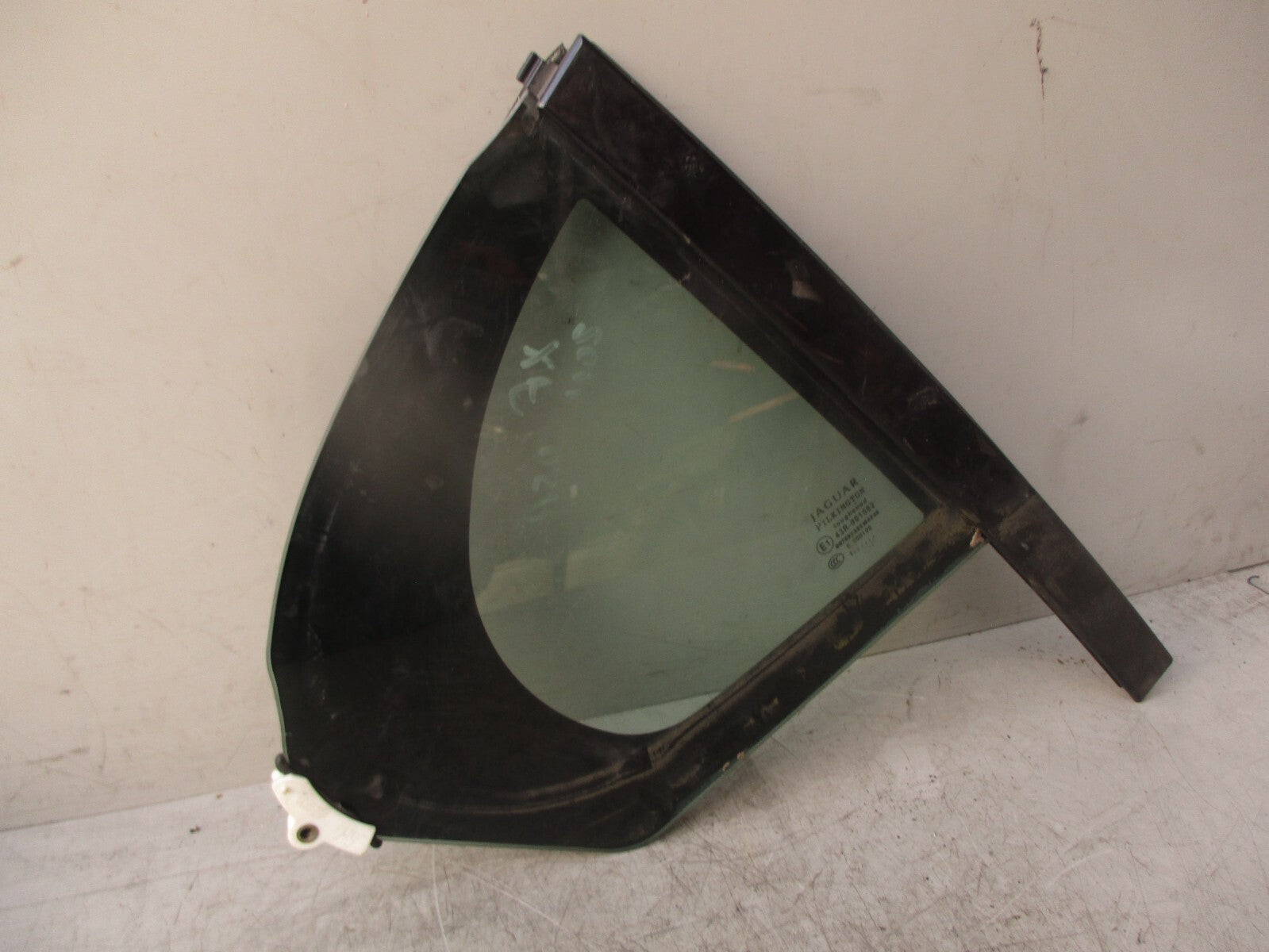 2011 JAGUAR XF OSR DRIVER SIDE REAR RIGHT QUARTER GLASS