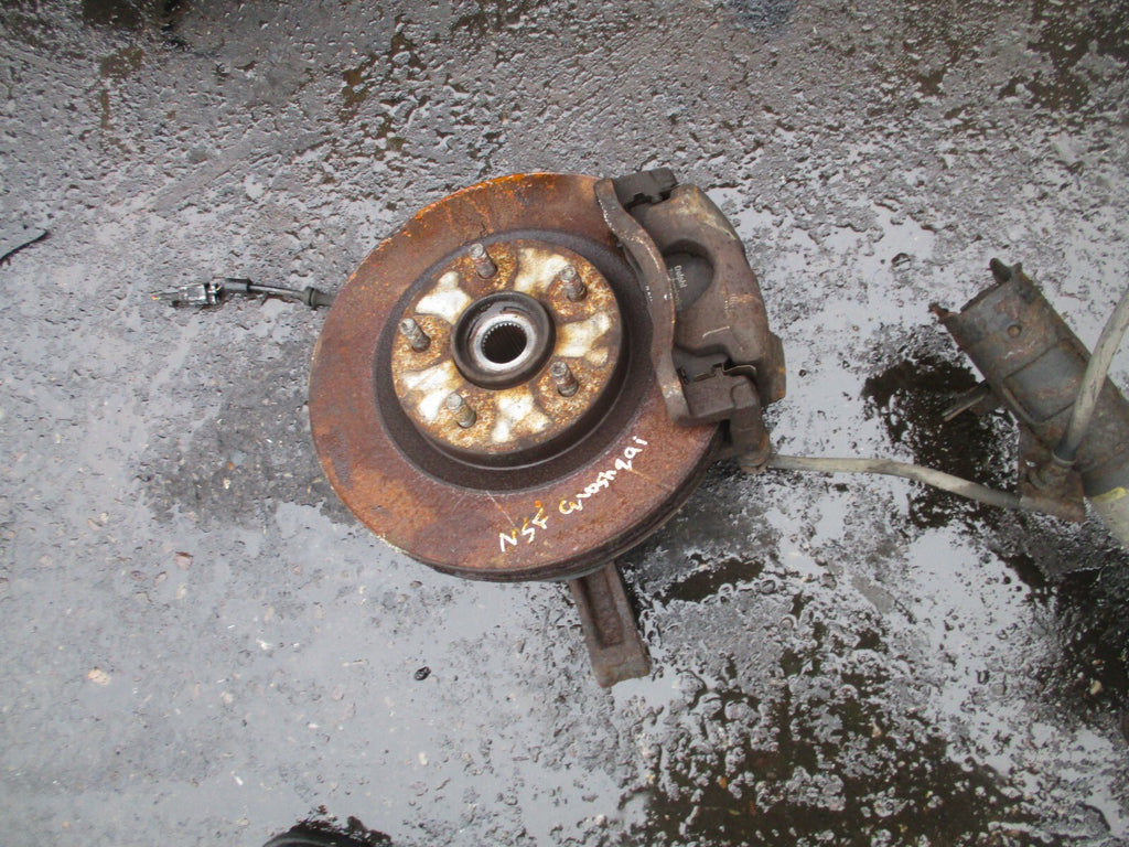 NISSAN QASHQAI J10 2011 1.5 DIESEL NSF PASSENGER FRONT HUB & SHOCK ABSORBER