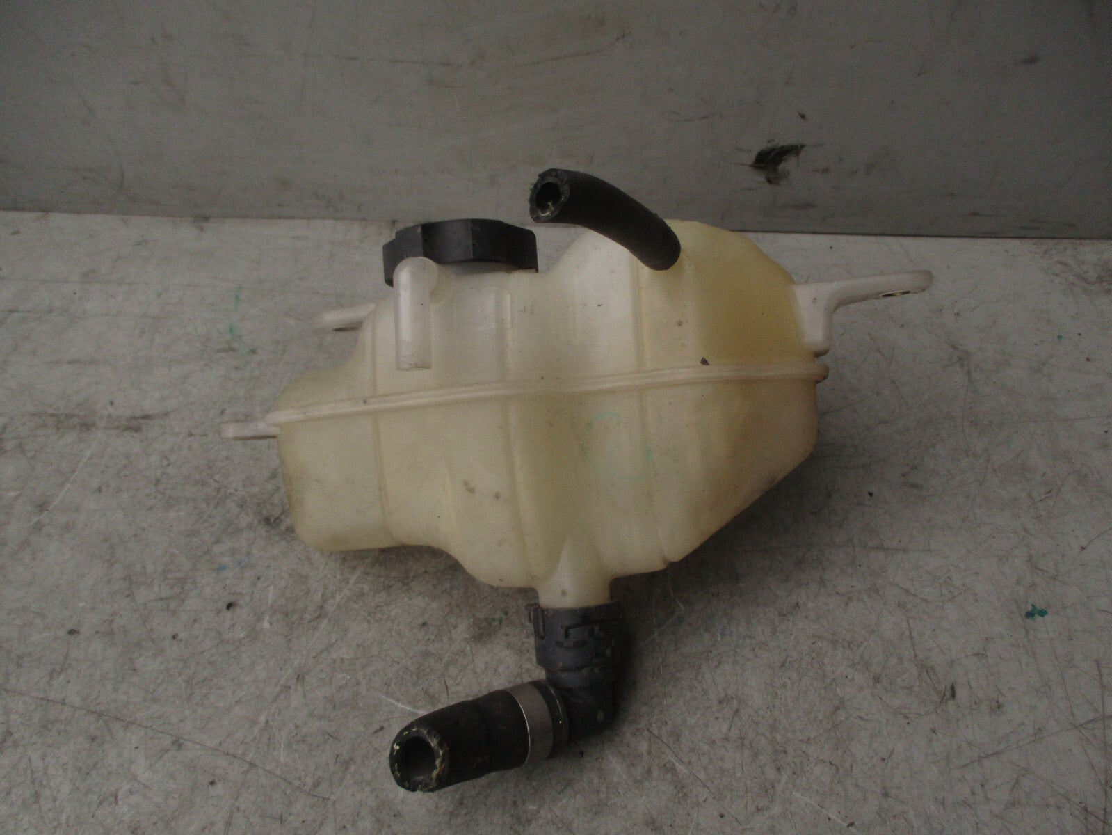 2016 VAUXHALL CORSA E RADIATOR COOLANT EXPANSION HEADER TANK 39007213