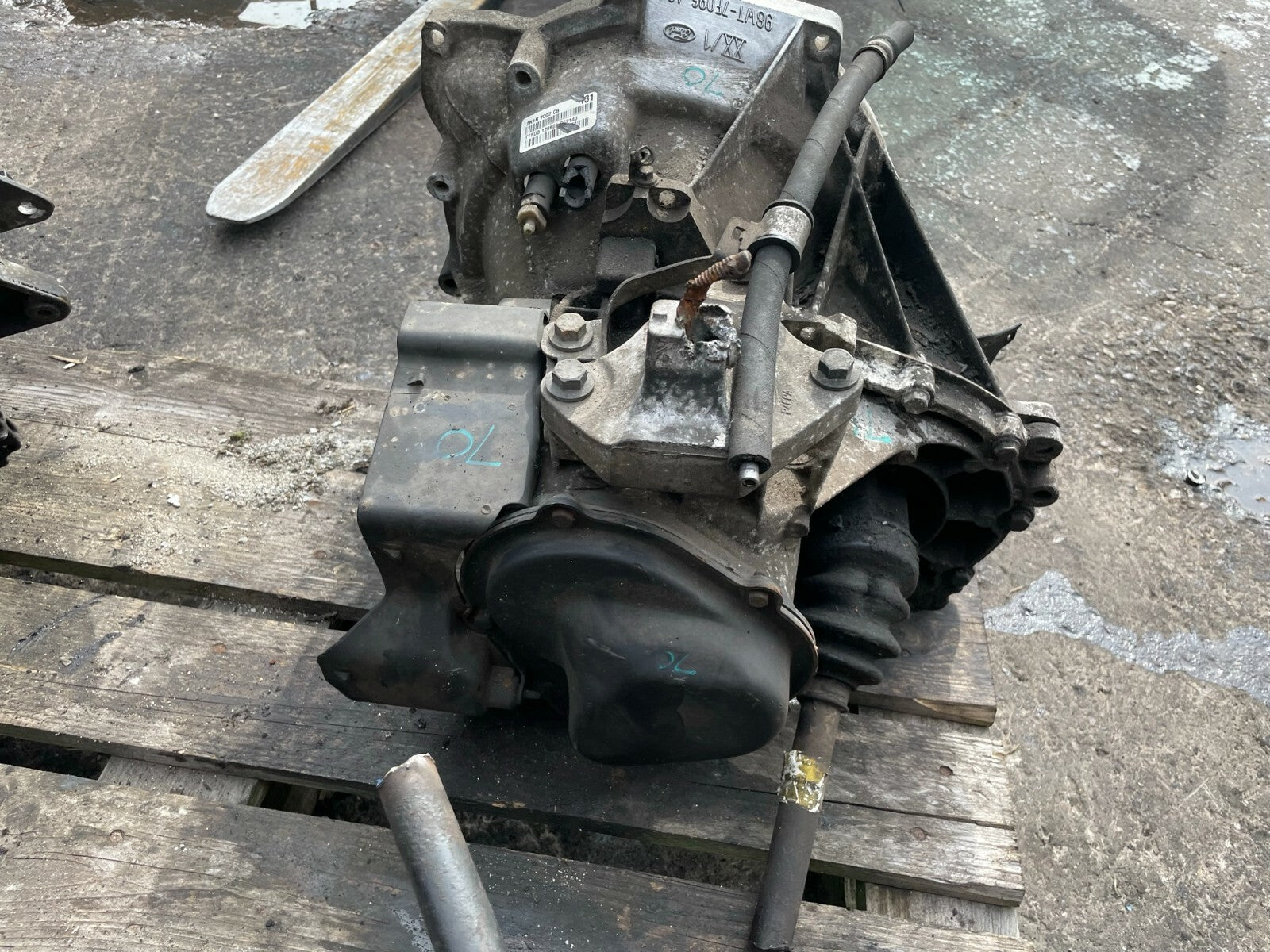 2004 FORD FIESTA MK6 1.4 PETROL 5 SPEED MANUAL GEARBOX 2N1R7002CB GB70