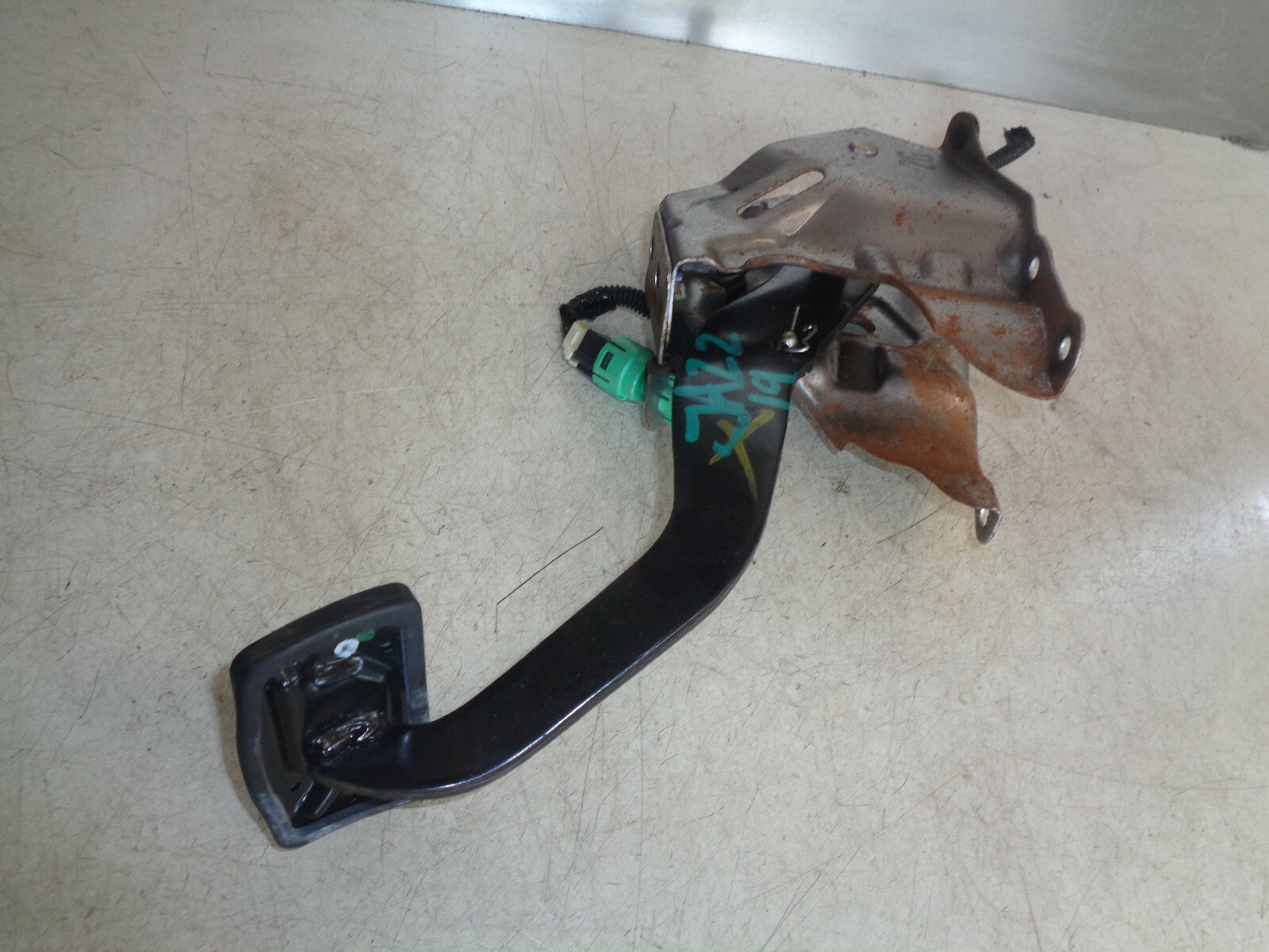 HONDA JAZZ MK3 FOOT BRAKE PEDAL ASSEMBLY BOX UNIT