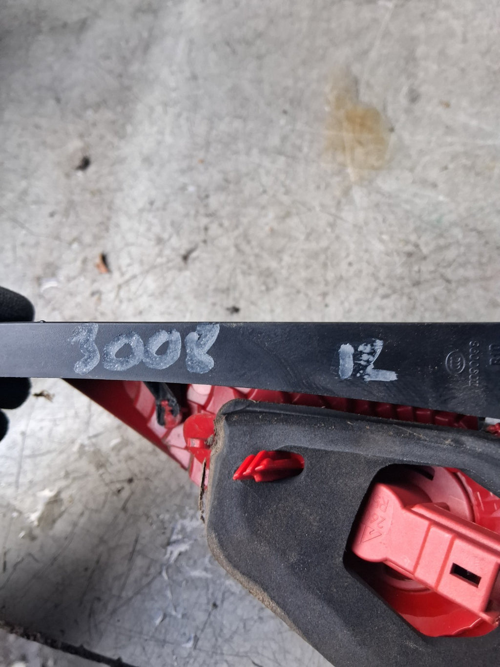 2012 PEUGEOT 3008 NSR PASSENGER SIDE REAR TAIL GATE LIGHT 26039012