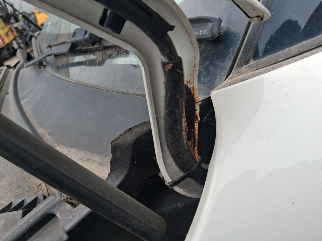 2019 FIAT 500 L FRONT BONNET HINGES PAIR SET WHITE