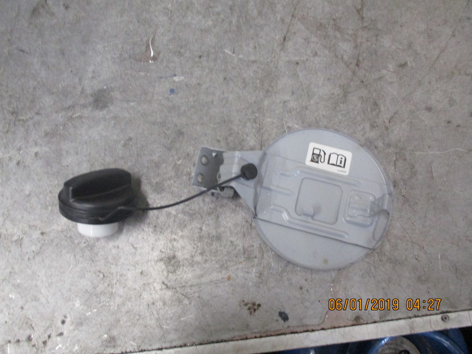 VAUXHALL VIVA 2016 PETROL FUEL FILLER FLAP & CAP GREY 42356025
