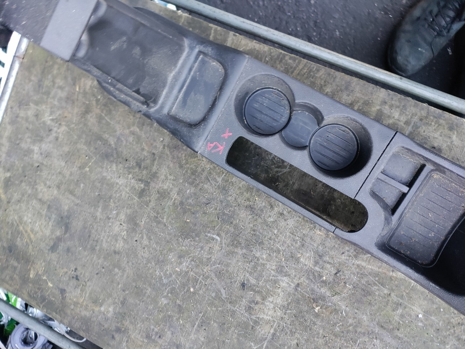 FORD KA+ PLUS 2017 CENTER CONSOLE ARM REST