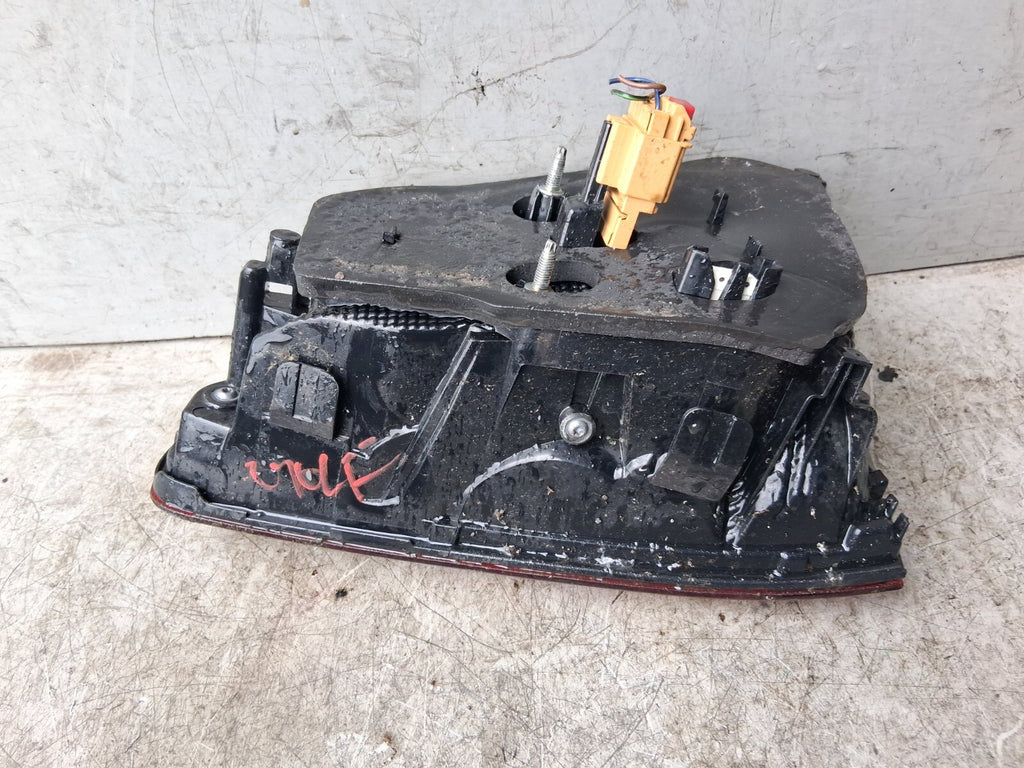 2013 VOLKSWAGEN GOLF MK7 NSR PASSENGER SIDE REAR LEFT INNER TAIL LIGHT 5G0945093