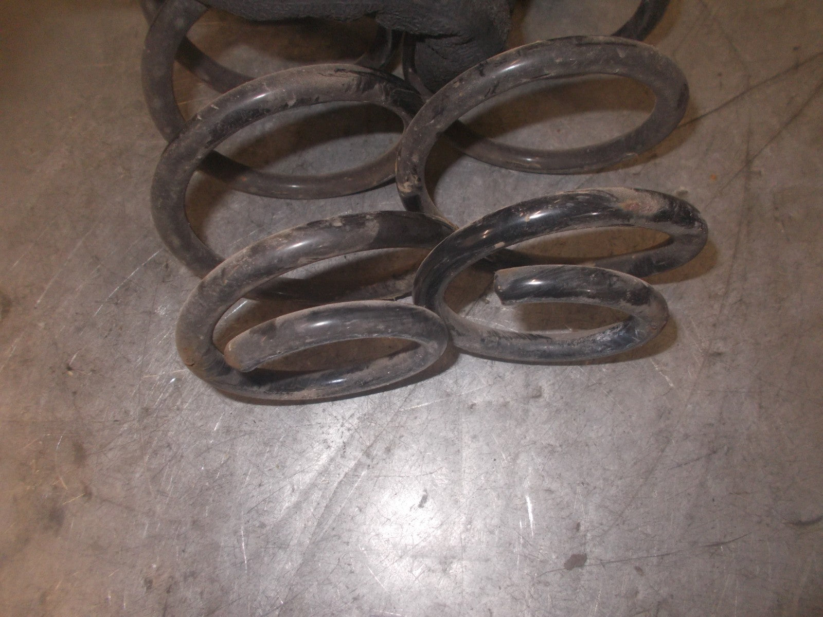 VW VOLKSWAGEN POLO 6R MK5 PAIR REAR SUSPENSION COIL SPRINGS 1J0512149
