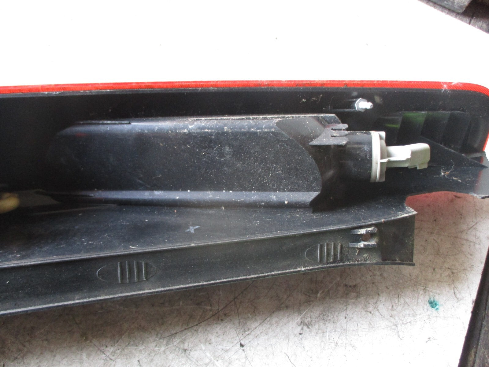 FORD FOCUS C-MAX MK1 2005 OS REAR DRIVER SIDE BRAKE LIGHT