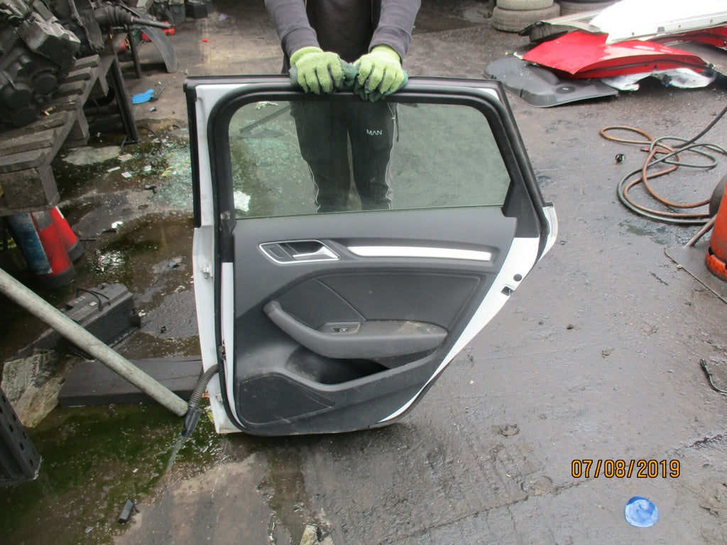 AUDI A3 8V 2017 HATCHBACK OSR DRIVER SIDE REAR COMPLETE DOOR WHITE DAMAGED
