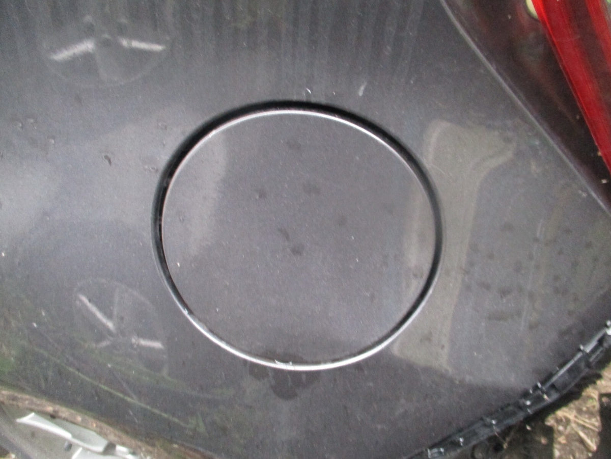 TOYOTA YARIS MK3 2018 FUEL FILLER FLAP MAGNETIC GREY METALLIC 1G3