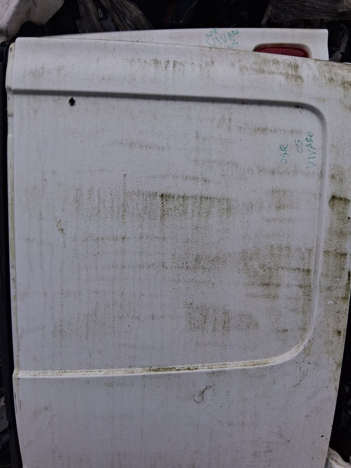 2005 VAUXHALL VIVARO MK1 OSR DRIVER SIDE REAR RIGHT COMPLETE DOOR WHITE