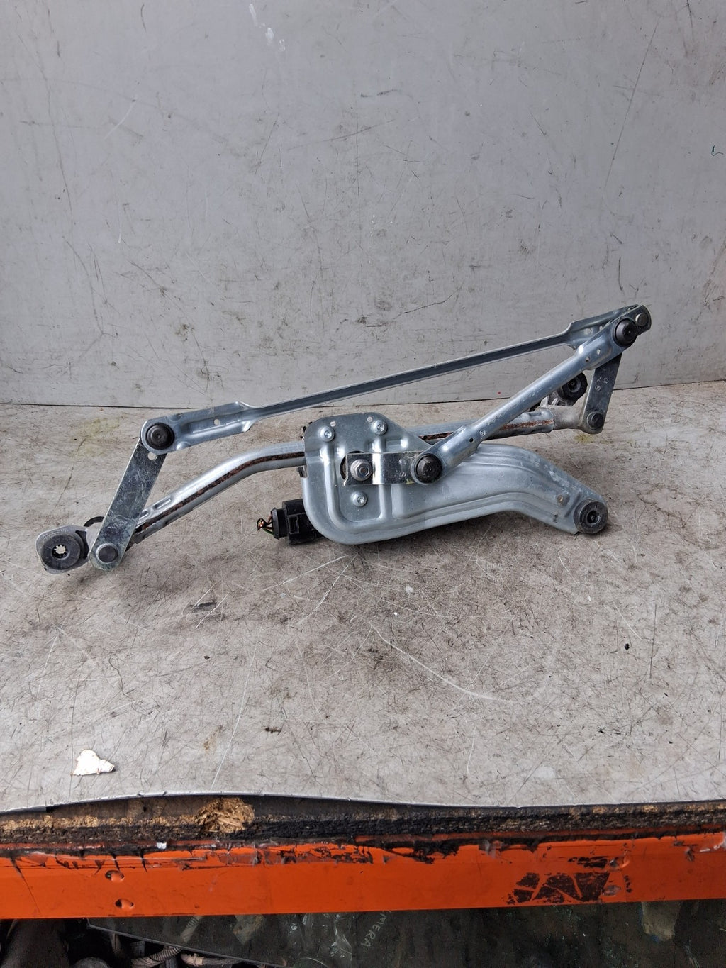 2021 VW VOLKSWAGEN T CROSS FRONT WINDSCREEN WIPER MOTOR & LINKAGE 2GN955023B