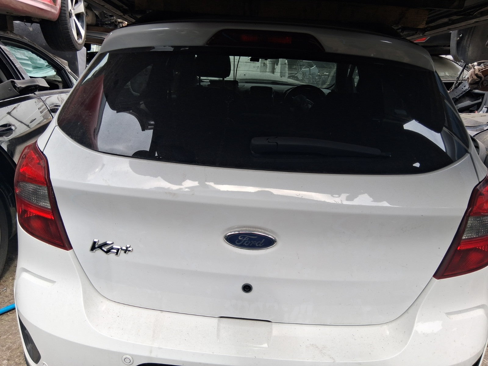 2018 FORD KA + PLUS HATCHBACK REAR BARE TAILGATE BOOTLID WHITE