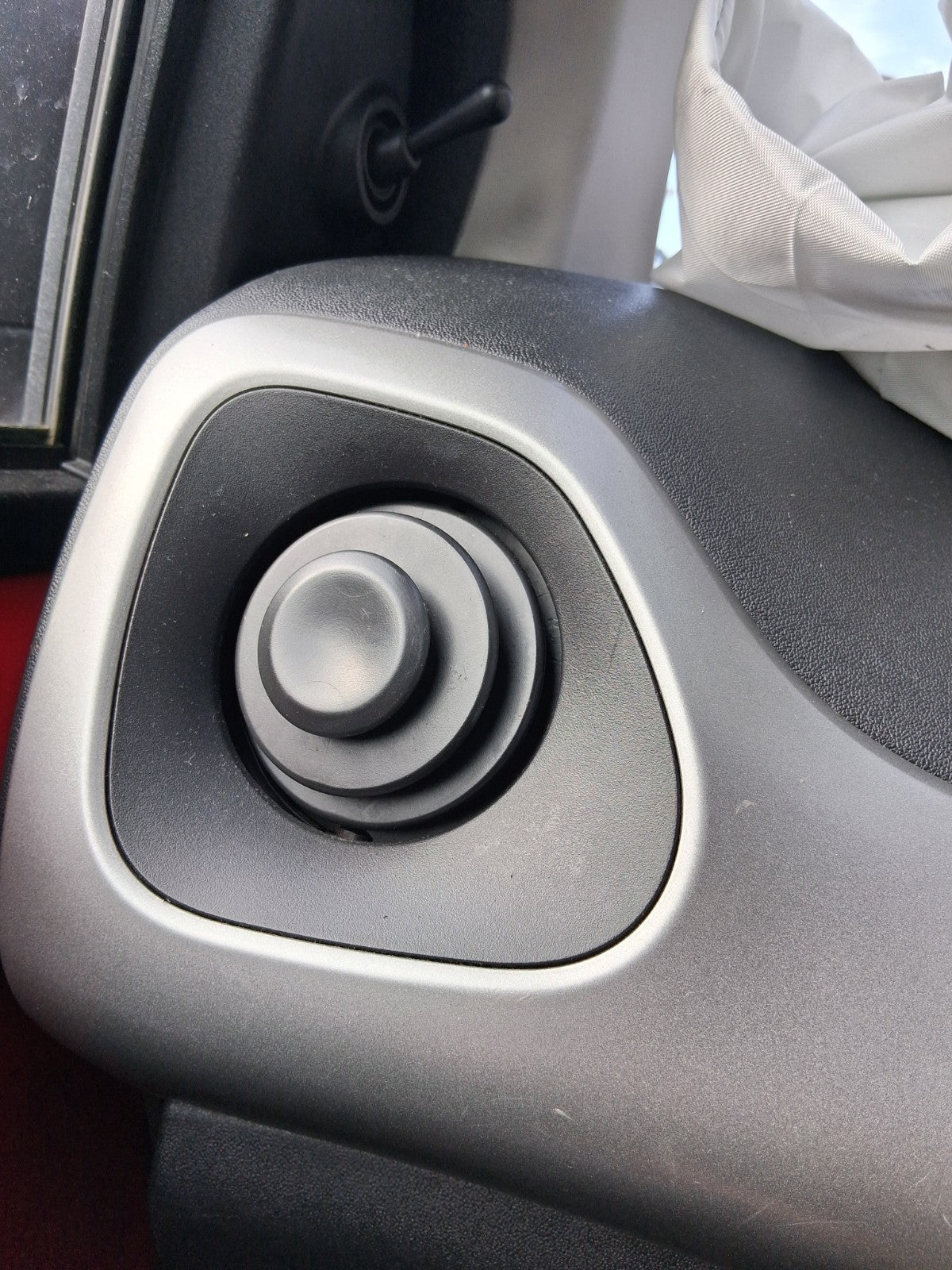 2016 PEUGEOT 108 MK2 NSF PASSENGER SIDE FRONT LEFT AIRVENT AIR VENT