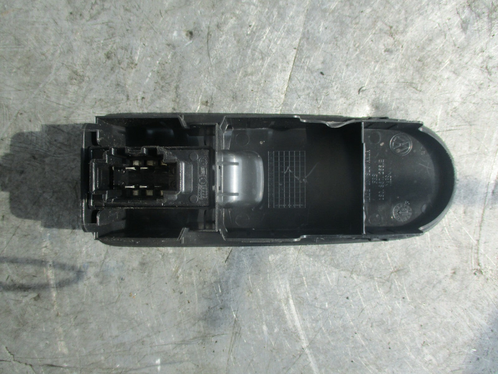 VW VOLKSWAGEN UP SEAT MII 1S NSF PASSENGER SIDE FRONT WINDOW SWITCH 1S0867255E
