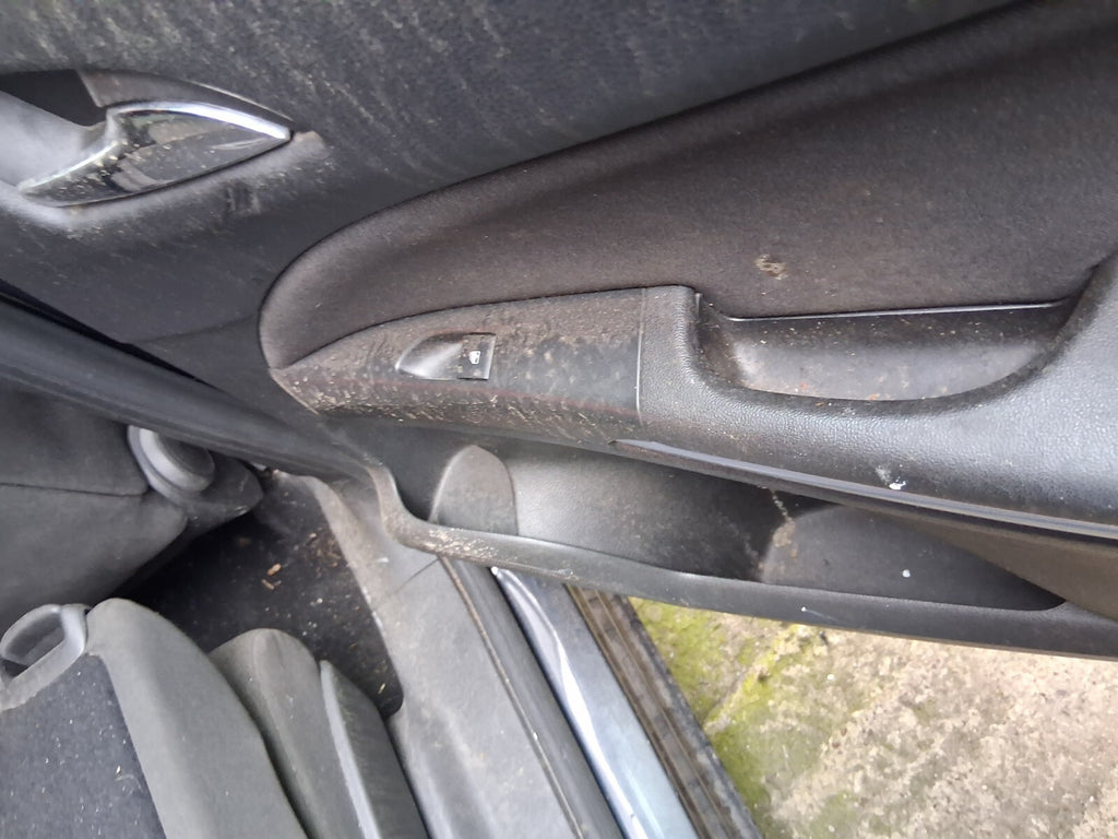 2014 VAUXHALL ZAFIRA TOURER C MK3 OSR DRIVER SIDE REAR WINDOW CONTROL SWITCH