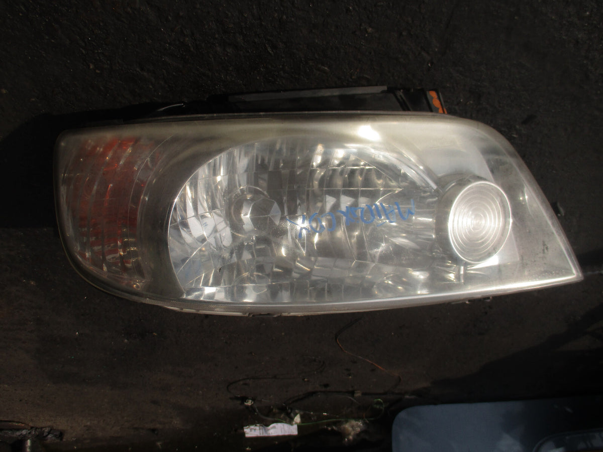 2007 HYUANDAI MATRIX FRONT DRIVER SIDE HEADLIGHT