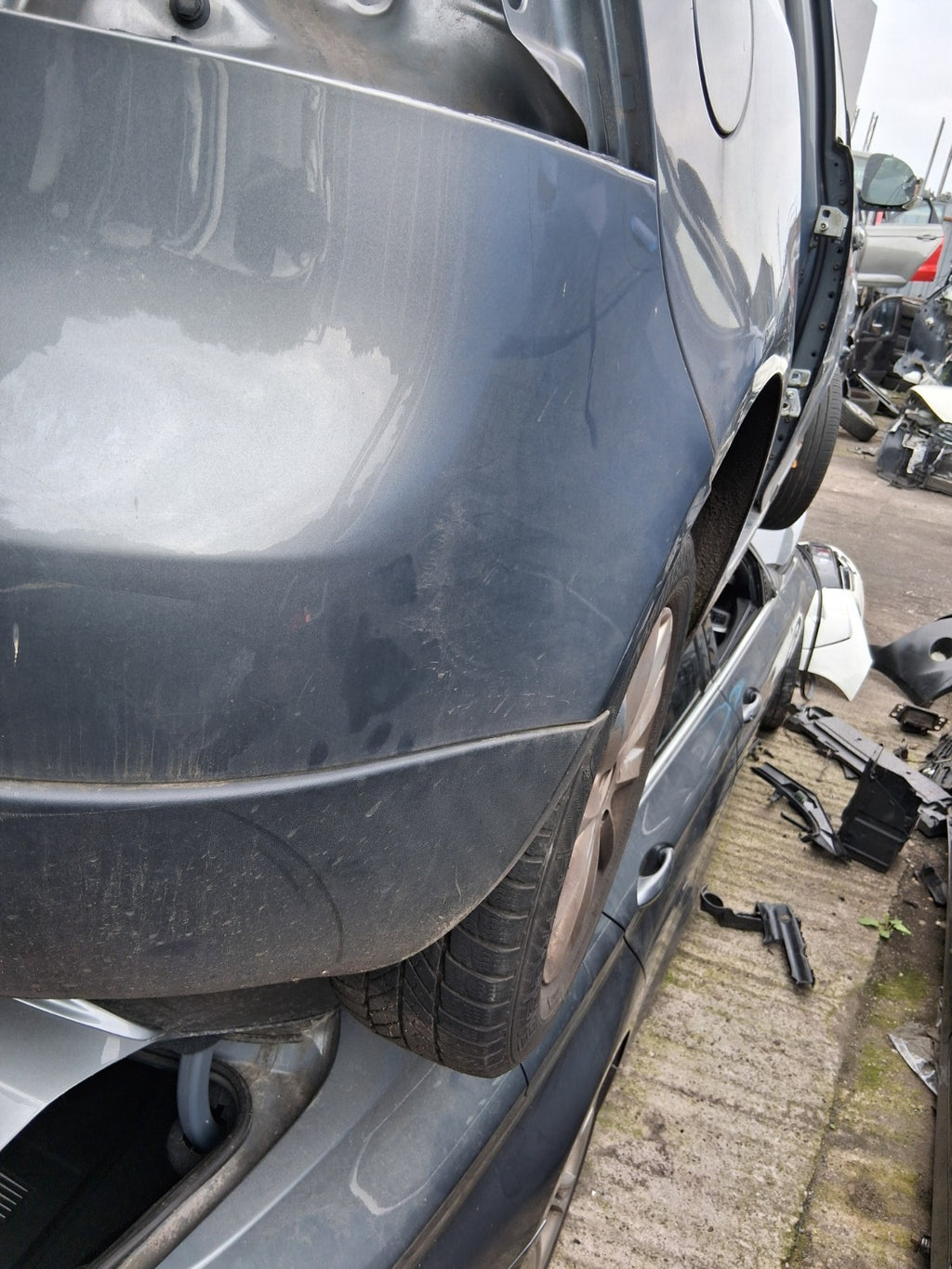 2007 VW VOLKSWAGEN GOLF MK5 COMPLETE REAR BUMPER GREY