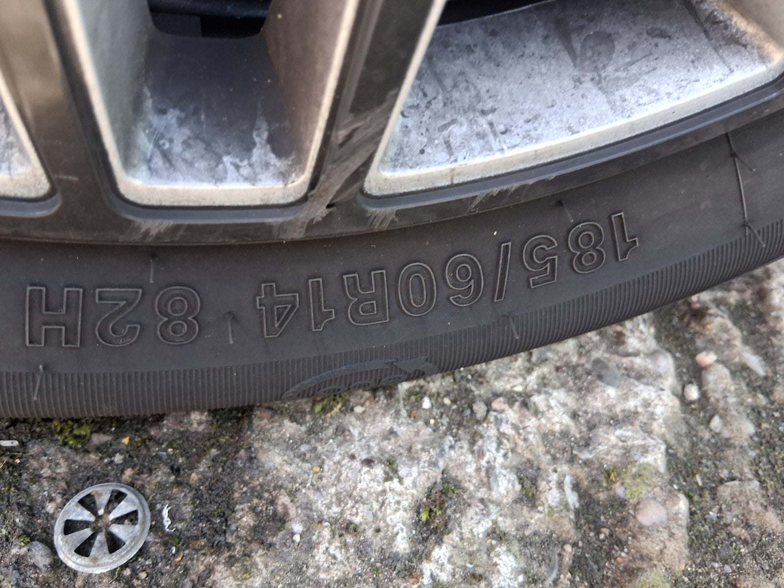 2011 VW VOLKSWAGEN FOX 3 DOOR 14 INCH ALLOY WHEEL WITH TYRE 185/60R14