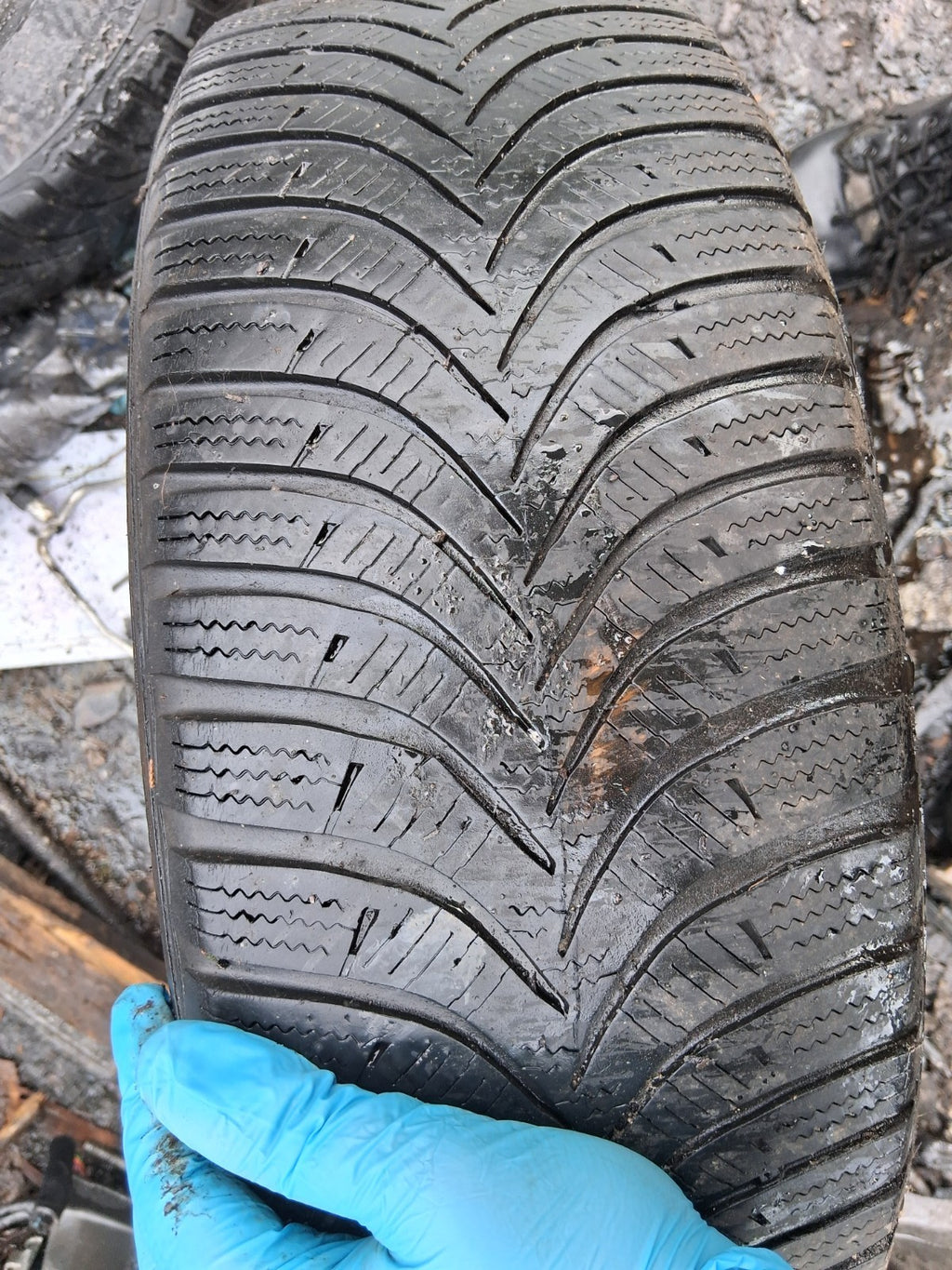 2012 PEUGEOT 207 15 INCH ALLOY WHEEL WITH TYRE 185/65R15