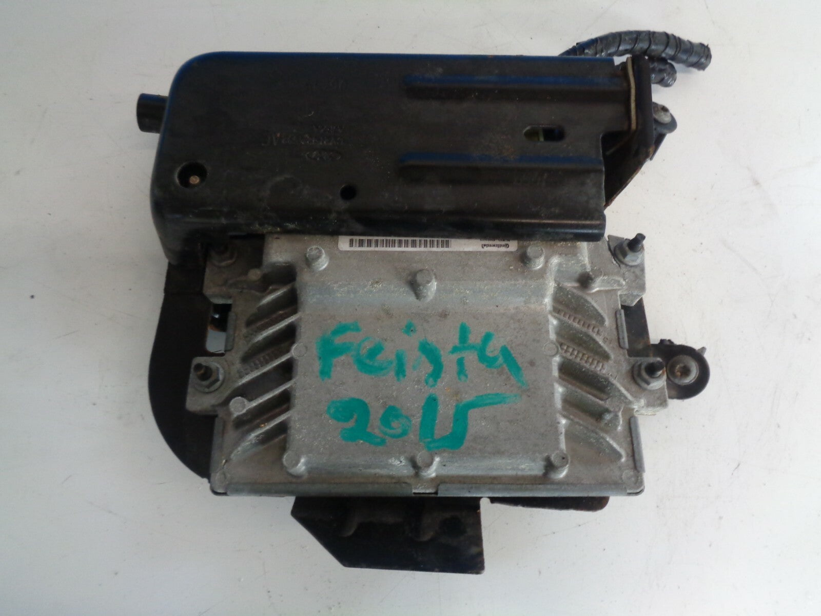 FORD FIESTA MK7 1.25  2015 ECU ENGINE CONTROL UNIT MODULE WITH METAL BRACKET