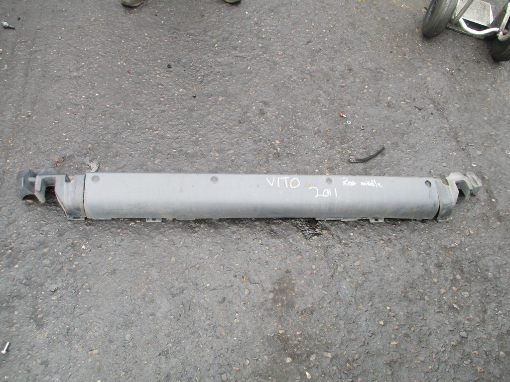 2011 MERCEDES BENZ W639 VITO REAR MIDDLE BUMPER PLASTIC