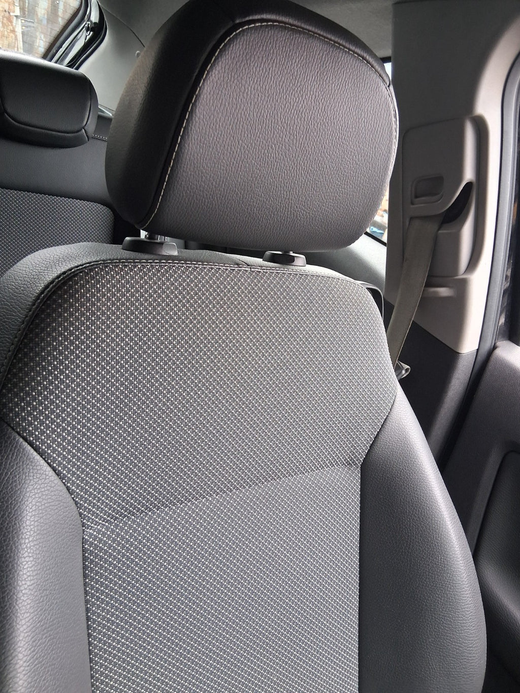 2009 VAUXHALL CORSA D NSF PASSENGER SIDE FRONT LEFT COMPLETE SEAT FABRIC