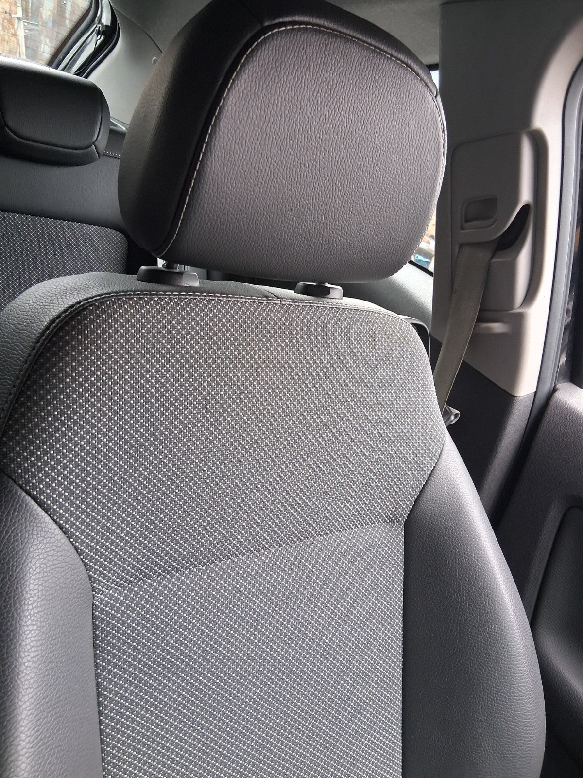 2009 VAUXHALL CORSA D NSF PASSENGER SIDE FRONT LEFT COMPLETE SEAT FABRIC