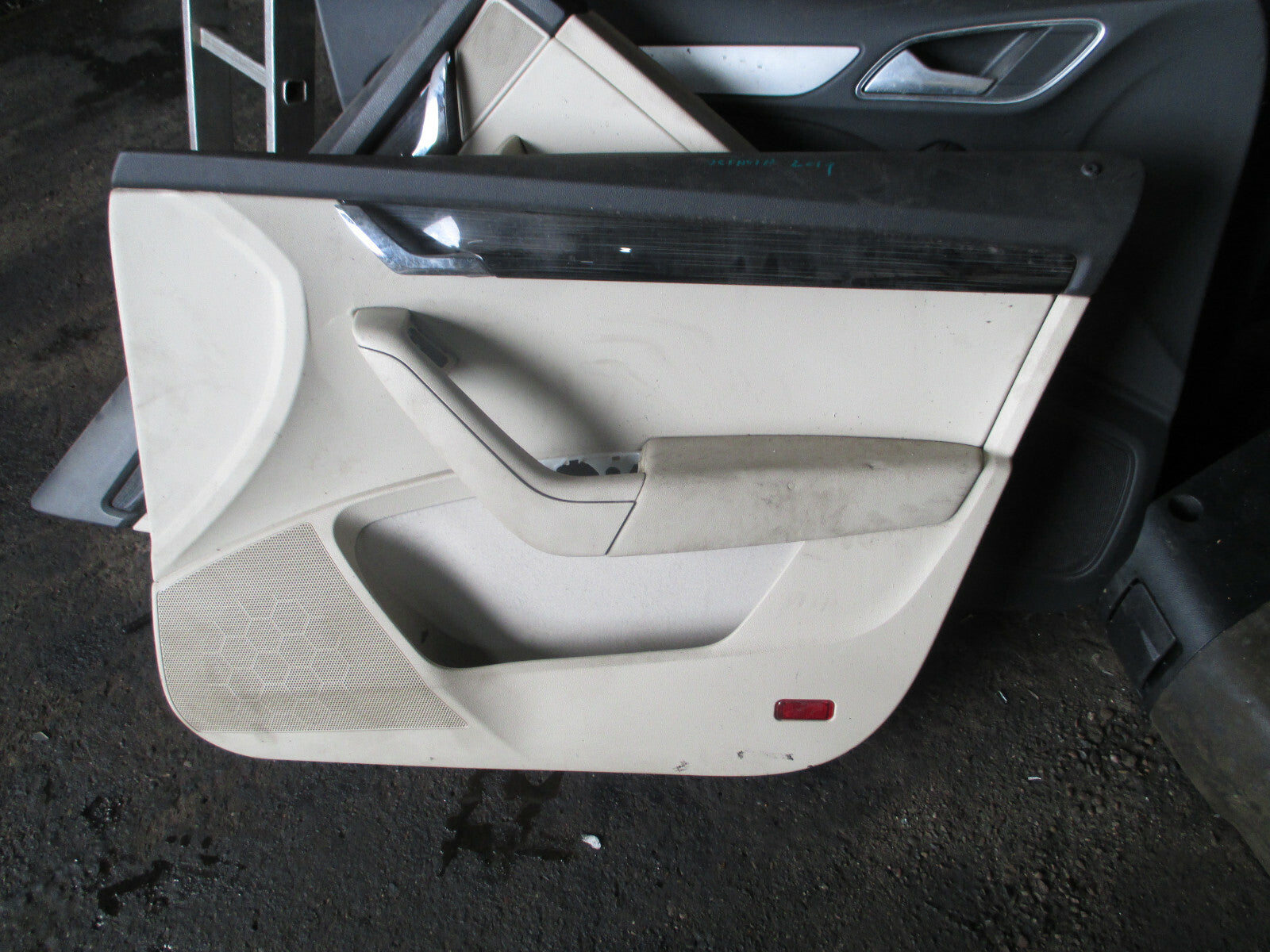 SKODA OCTAVIA MK3 2019 OSF DRIVER SIDE FRONT DOOR CARD