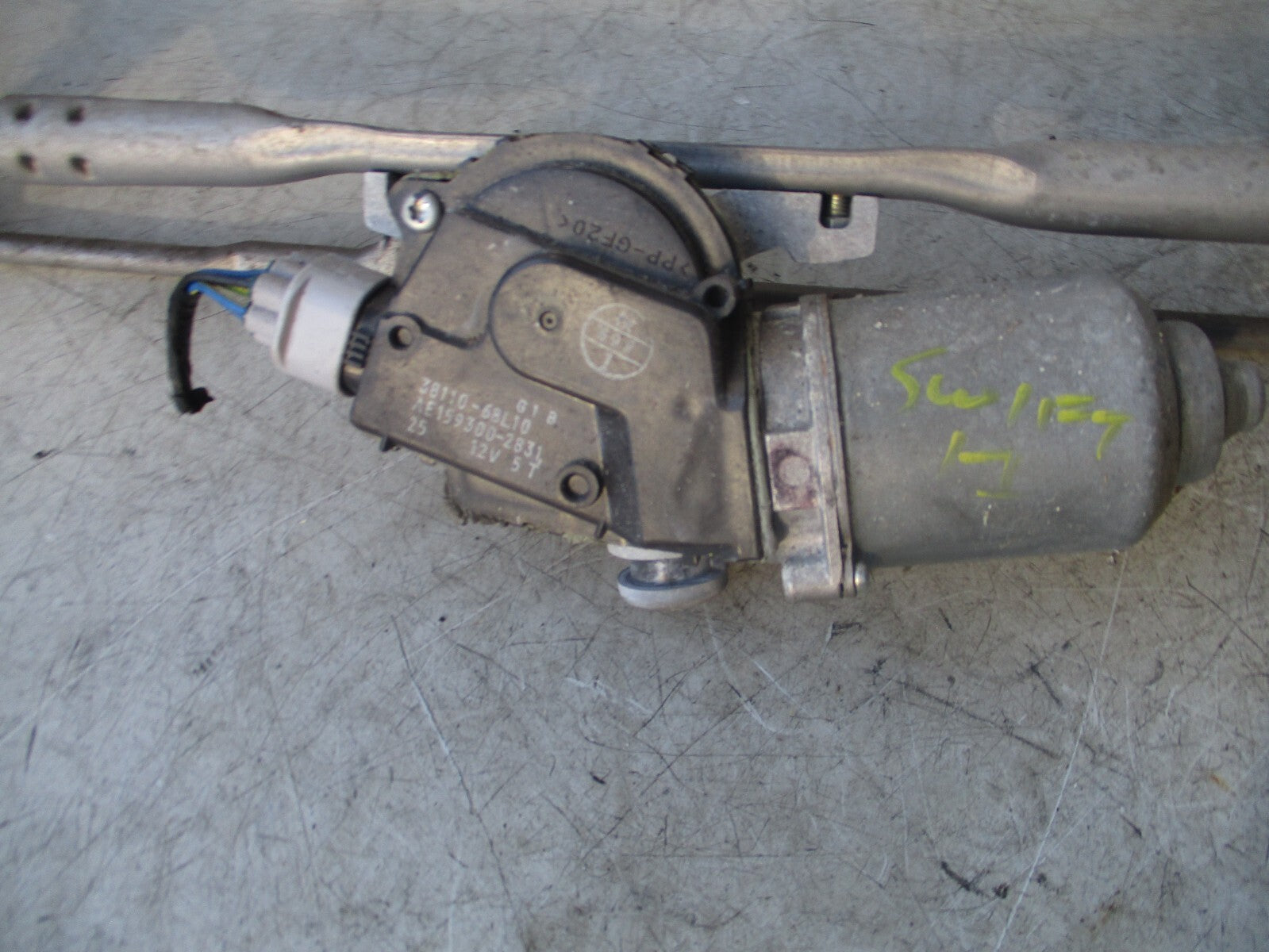 SUZUKI SWIFT MK3 2015 FRONT WIPER MOTOR LINKAGES 3811068L10