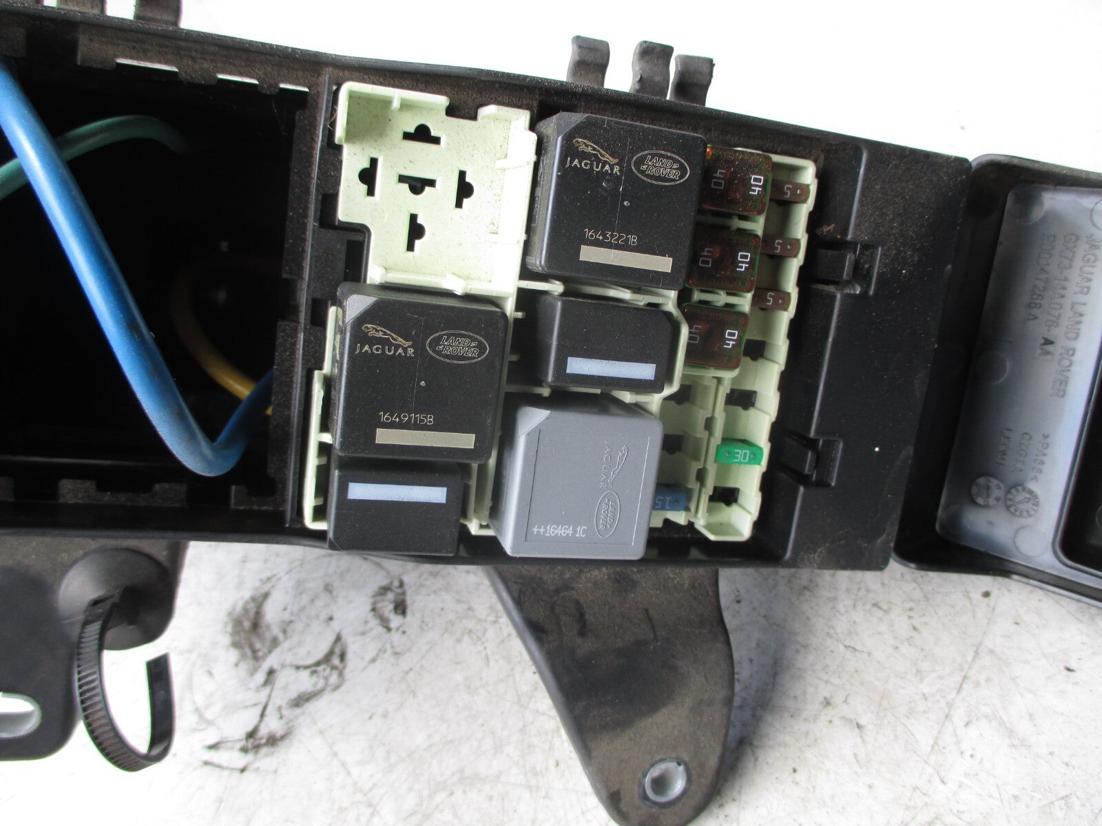 JAGUAR XE 2017 2.0 DIESEL UNDER BONNET FUSE BOX FUSEBOX GX73-14A076-AA