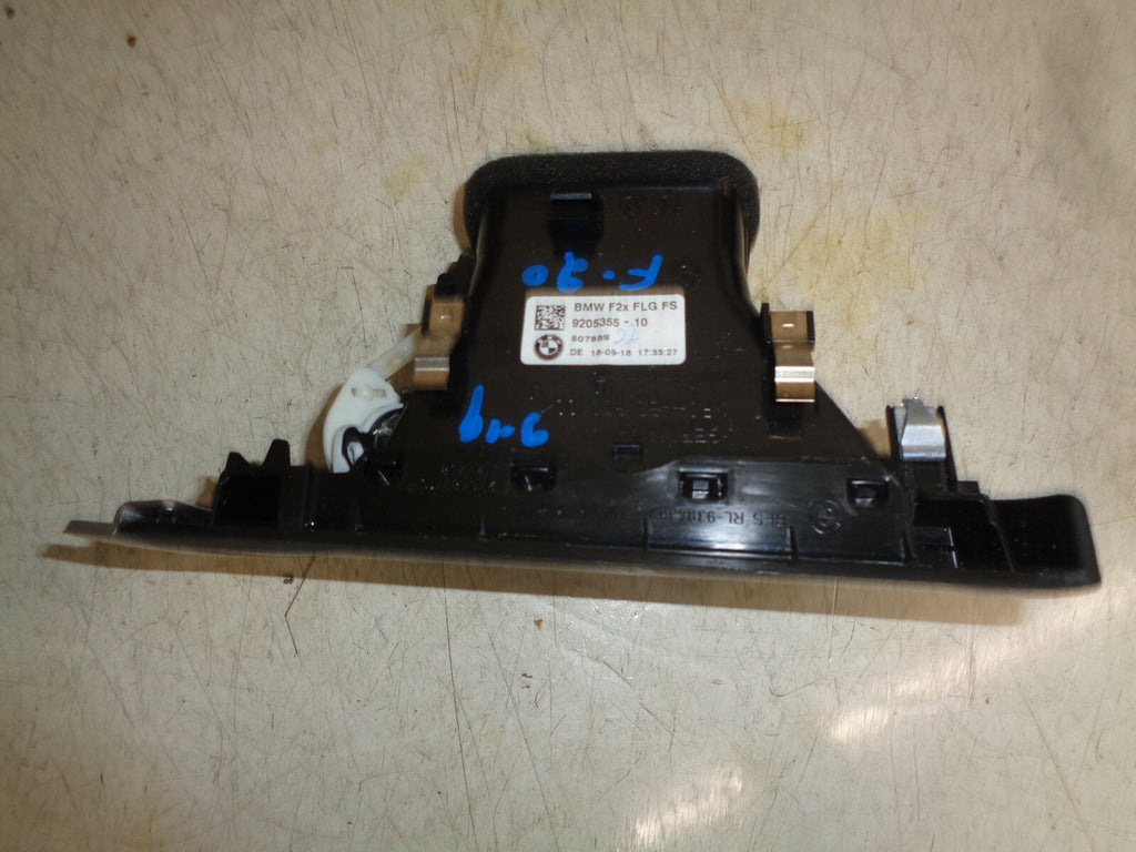 BMW 1 SERIES F20 2019 FRONT DASH PASSENGER SIDE AIR VENT 9205355