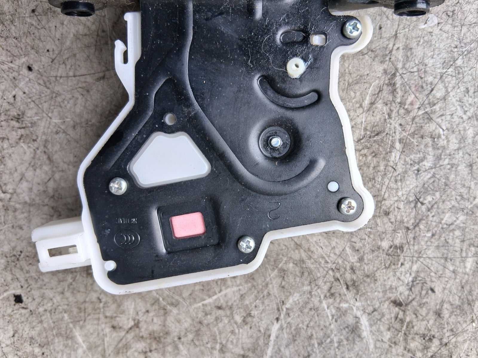 2020 NISSAN QASHQAI J11 MK2 TAILGATE BOOTLID LOCK HATCH MECHANISM
