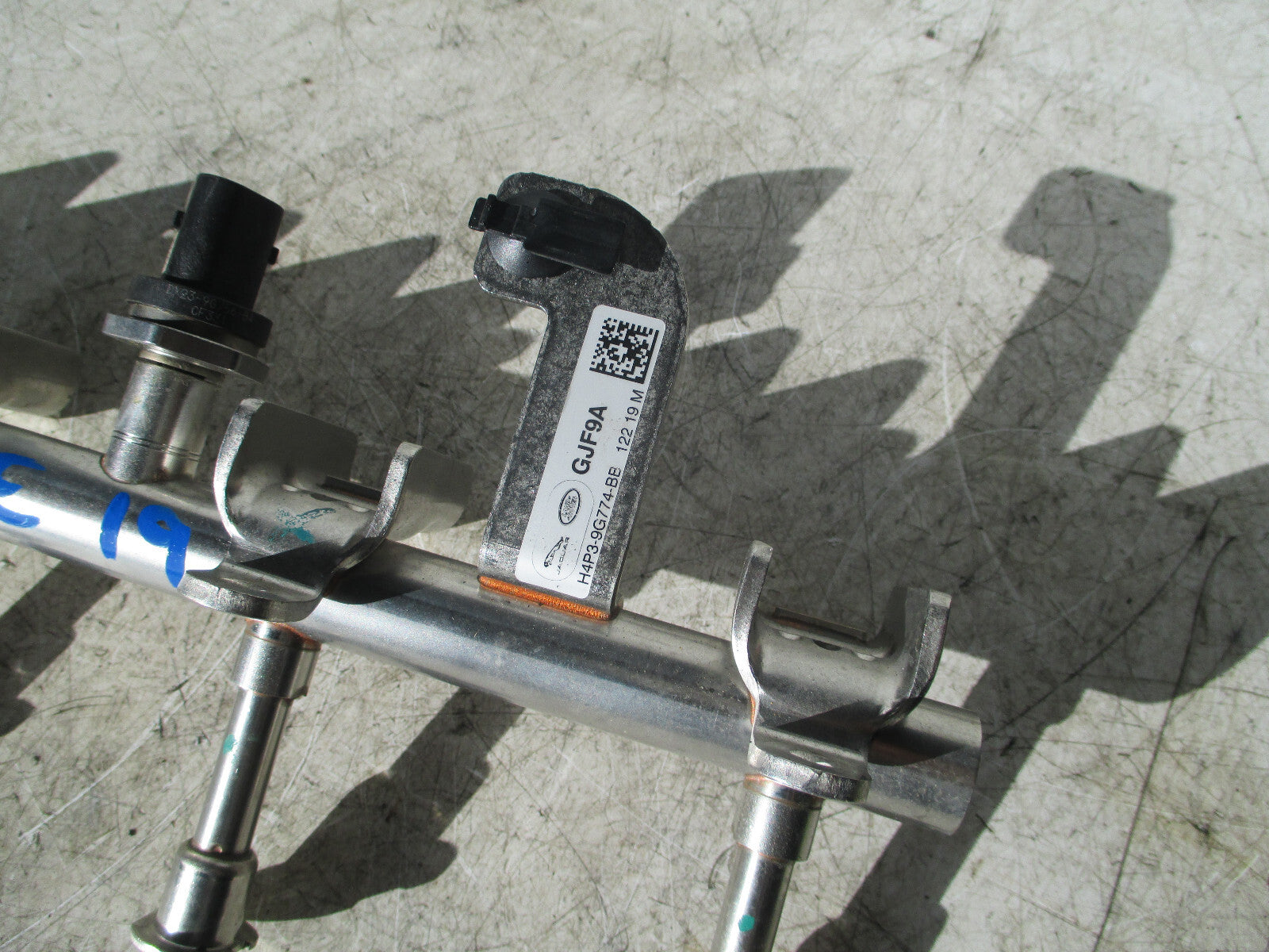 JAGUAR XE 2019 2.0 PETROL COMMON FUEL RAIL H4P39G774BB