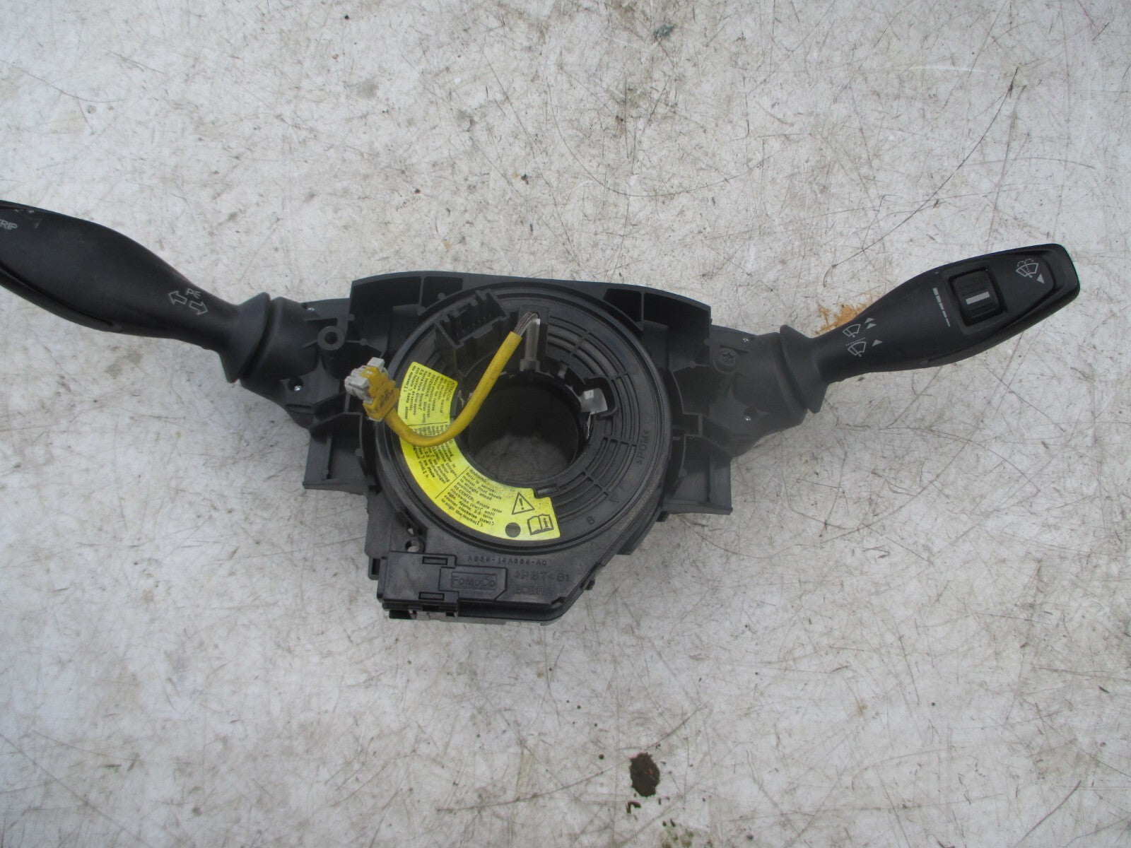 FORD KA + 2018 1.2 PETROL WIPER INDICATOR STALK SQUIB E4B513N064BB