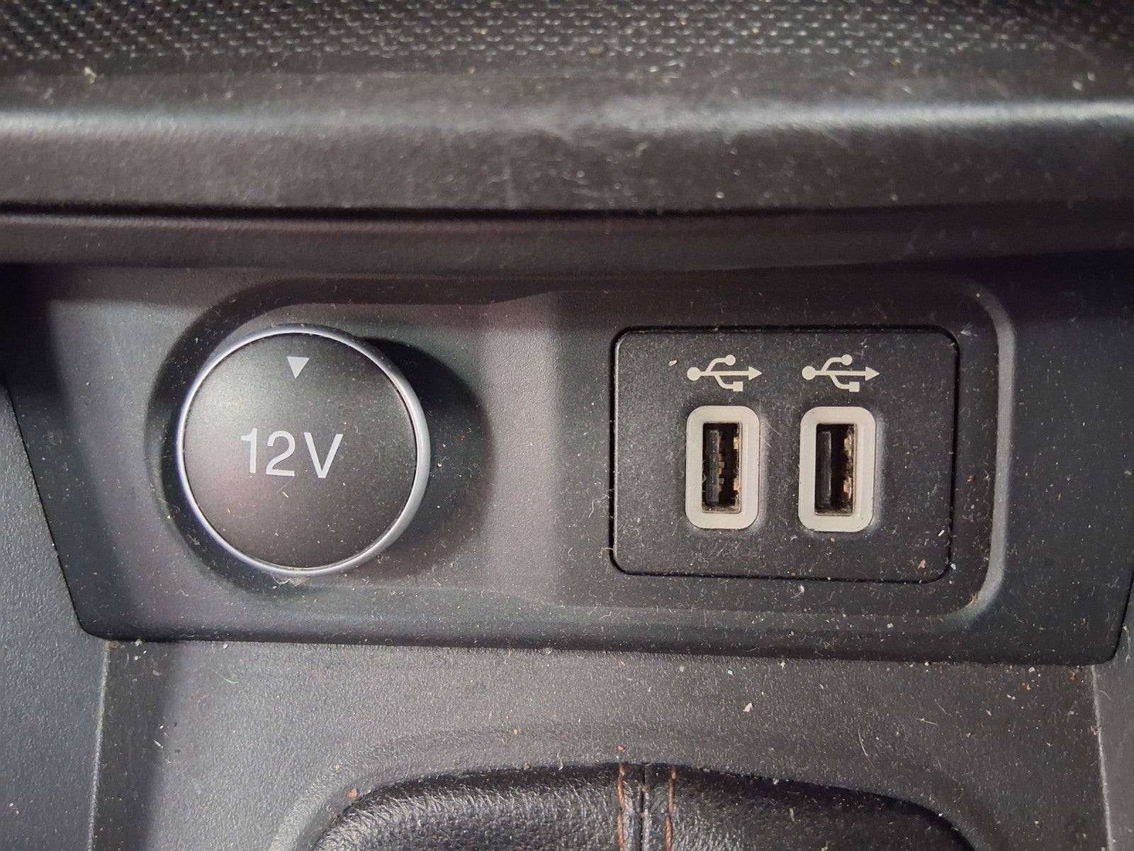 2018 FORD KA + PLUS HATCHBACK USB PORT 12V SOCKET