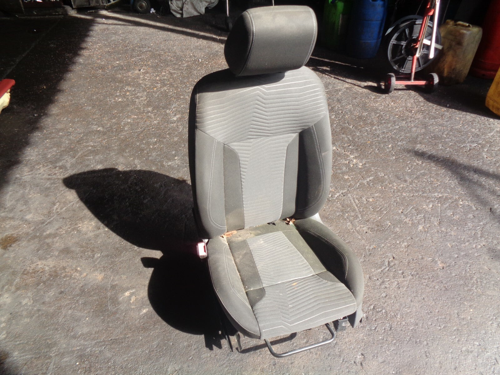 FORD FIESTA MK7 5 DOOR 2016 NS PASSENGER SIDE COMPLETE SEAT FABRIC