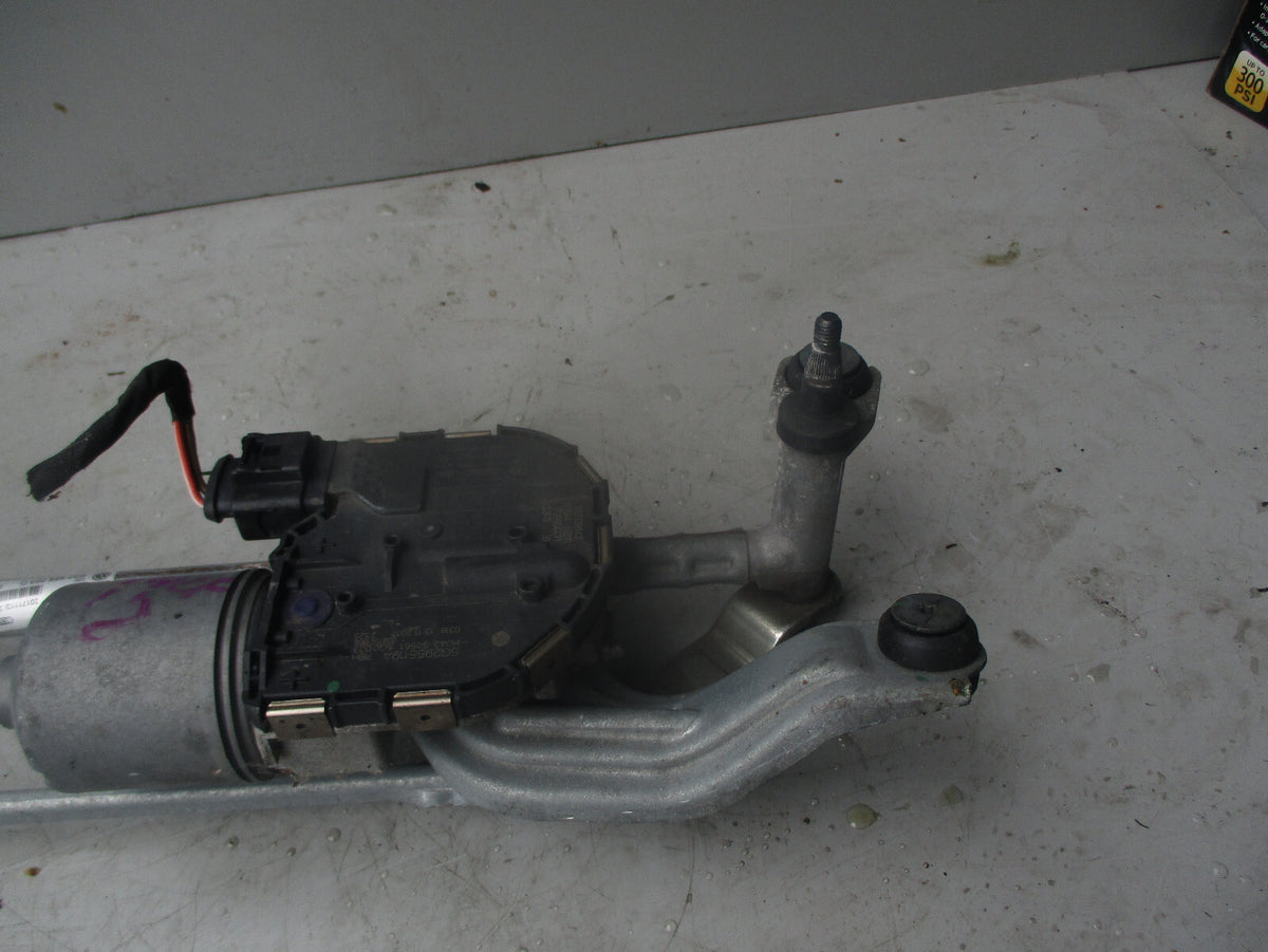 VW GOLF MK7 2018 FRONT WIPER MOTOR & LINKAGE 5G2955119A