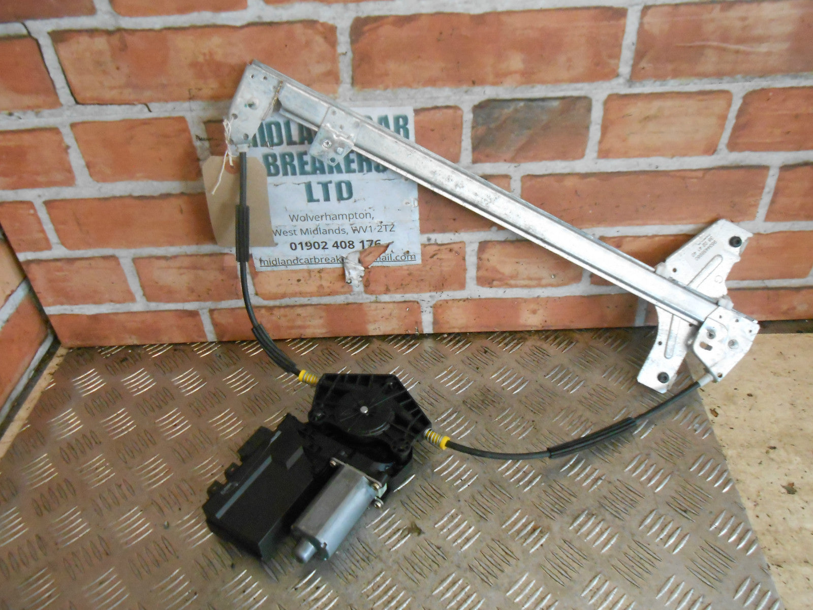 PEUGEOT 307 2003 5 DOOR NSF PASSENGER SIDE FRONT WINDOW REGULATOR 9637130980
