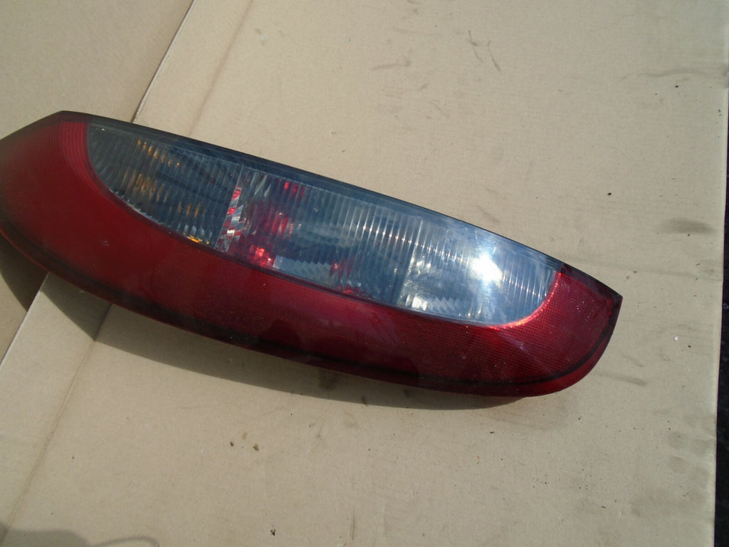 VAUXHALL CORSA C 2004 NSR PASSENGER SIDE REAR BRAKE TAIL LIGHT CLUSTER ASSEMBLY