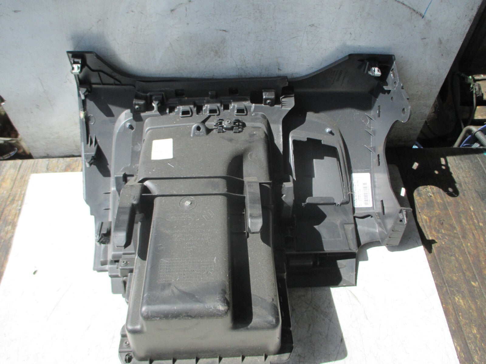 RENAULT CLIO MK4 INTERIOR STORAGE COMPARTMENT GLOVEBOX 681087136R