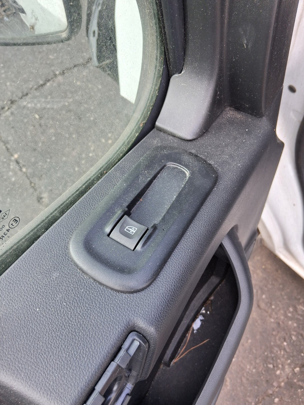 2024 NISSAN INTERSTAR MASTER MK3 NSF PASSENGER SIDE FRONT WINDOW CONTROL SWITCH