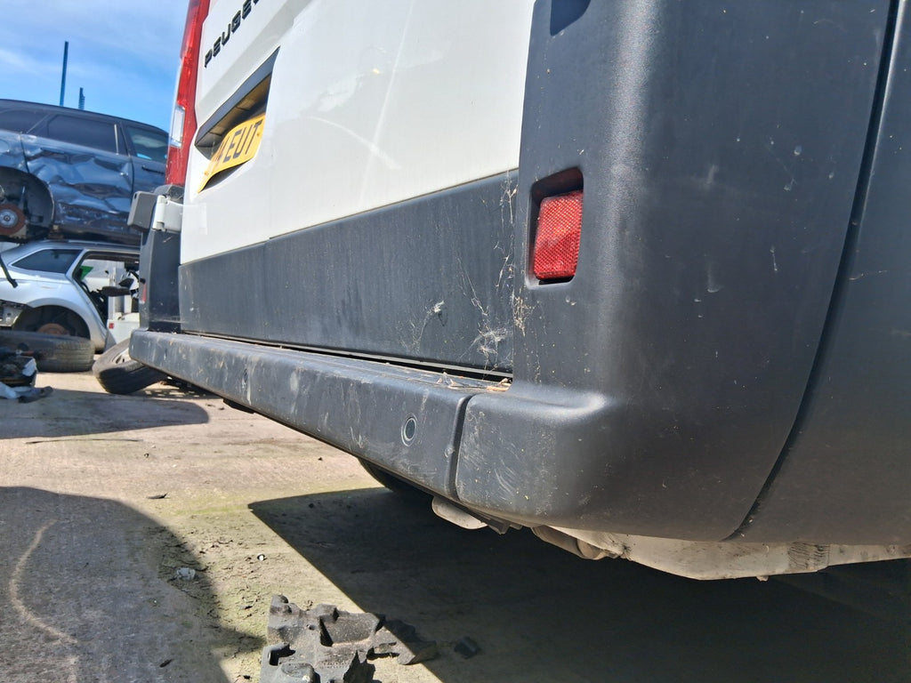 2024 PEUGEOT BOXER MK3 L3H2 REAR MIDDLE BUMPER WITH PDC SENSOR