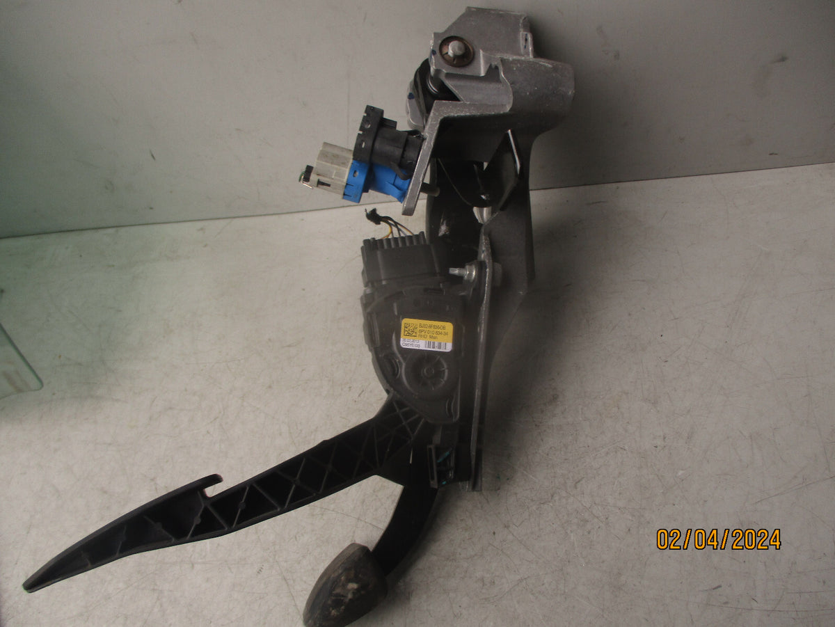 2015 RANGE ROVER EVOQUE L538 BRAKE AND ACCELERATOR PEDAL ASSEMBLY BJ329F836DB