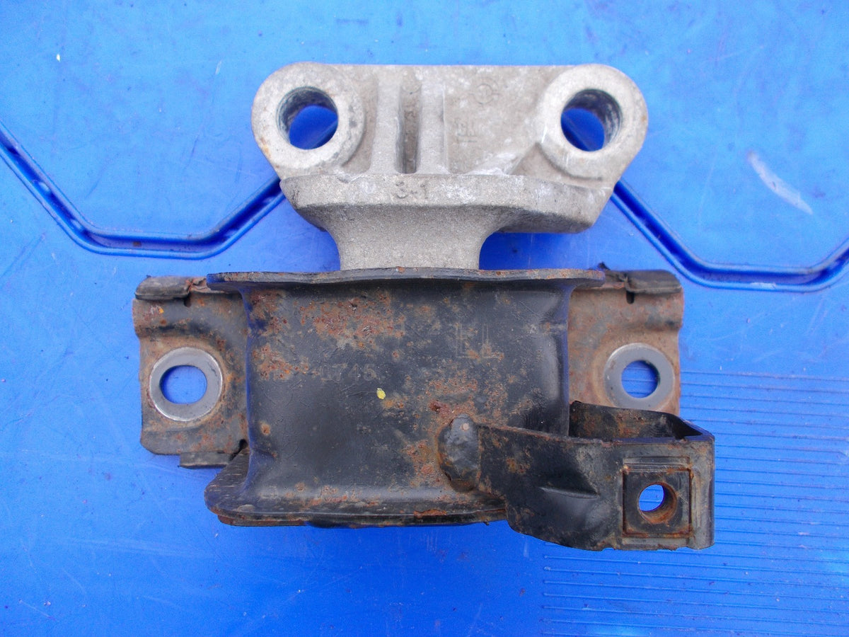 2009 VAUXHALL CORSA D PASSENGER ENGINE MOUNTING 13130745